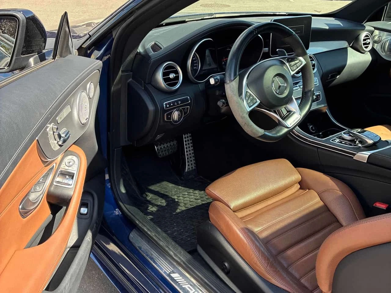 Mercedes-Benz C 43 AMG * АВТОКРЕДИТ * ГЛАВНО ПРЕДСТАВИТЕЛСТВО, снимка 7 - Автомобили и джипове - 56186996