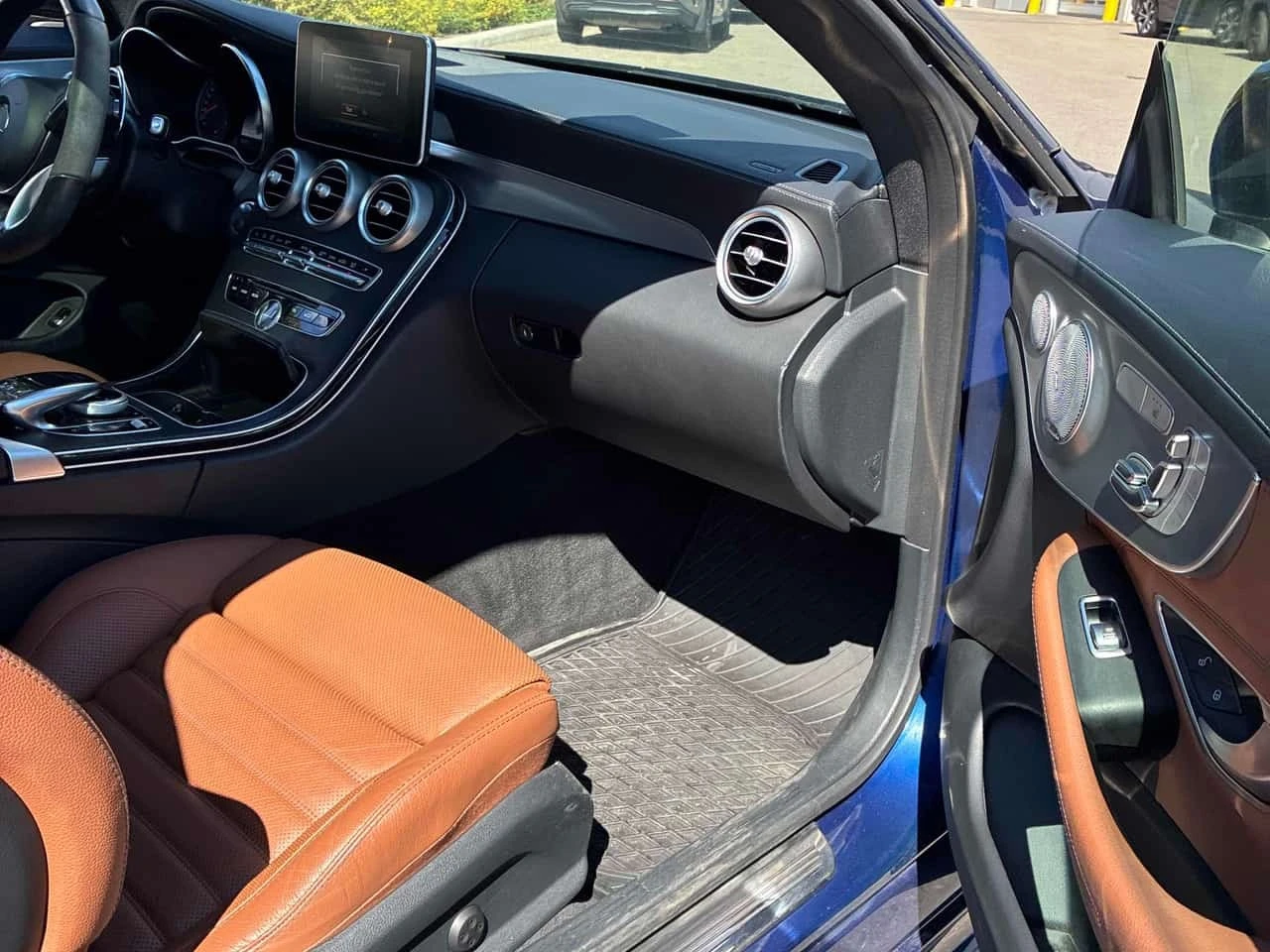 Mercedes-Benz C 43 AMG * АВТОКРЕДИТ * ГЛАВНО ПРЕДСТАВИТЕЛСТВО, снимка 10 - Автомобили и джипове - 56186996