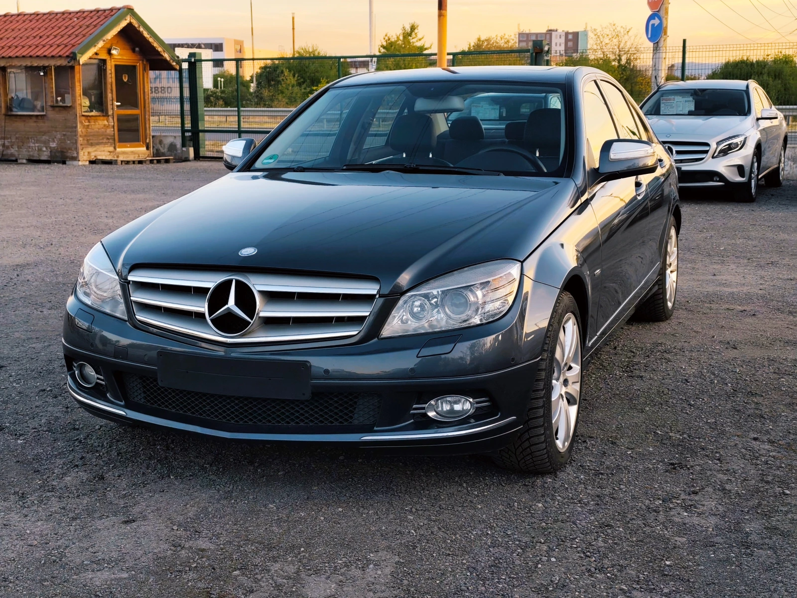 Mercedes-Benz B 180 i Kompressor AVANTGARDE + Bi-Xenon  Парктроник  