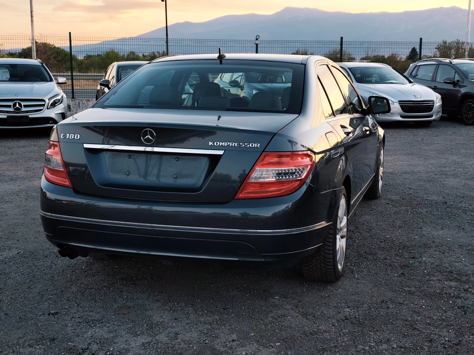 Mercedes-Benz C 180 i Kompressor Avantgarde  Bi-Xenon, PDC, Led Stop , снимка 6 - Автомобили и джипове - 56324870