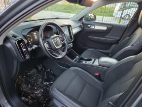 Volvo XC40 2.0 D* * AWD* * 190 PS* * PANORAMA* * PARK ASSIST*, снимка 9