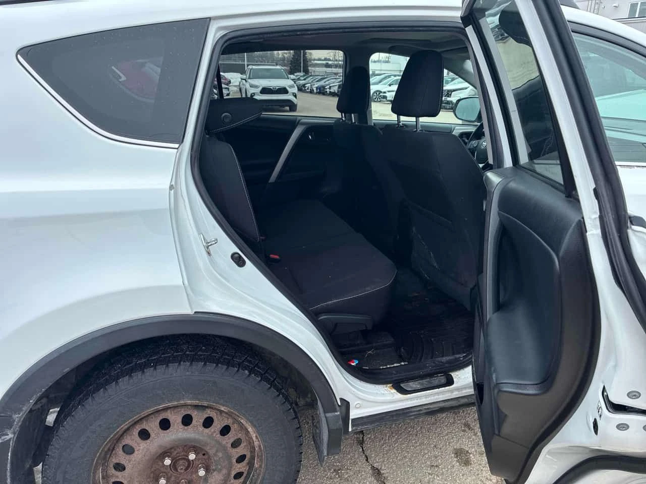 Toyota Rav4 * XLE * CARFAX * ЦЕНА ДО БГ, снимка 16 - Автомобили и джипове - 53724087
