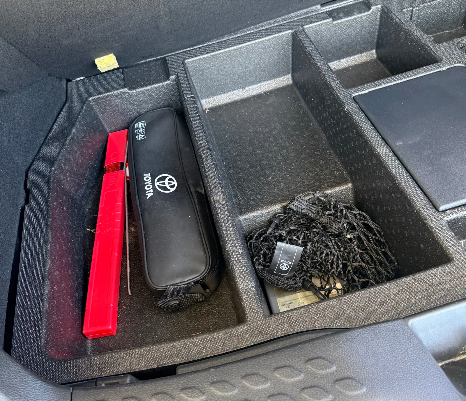 Toyota C-HR, снимка 13 - Автомобили и джипове - 54070421