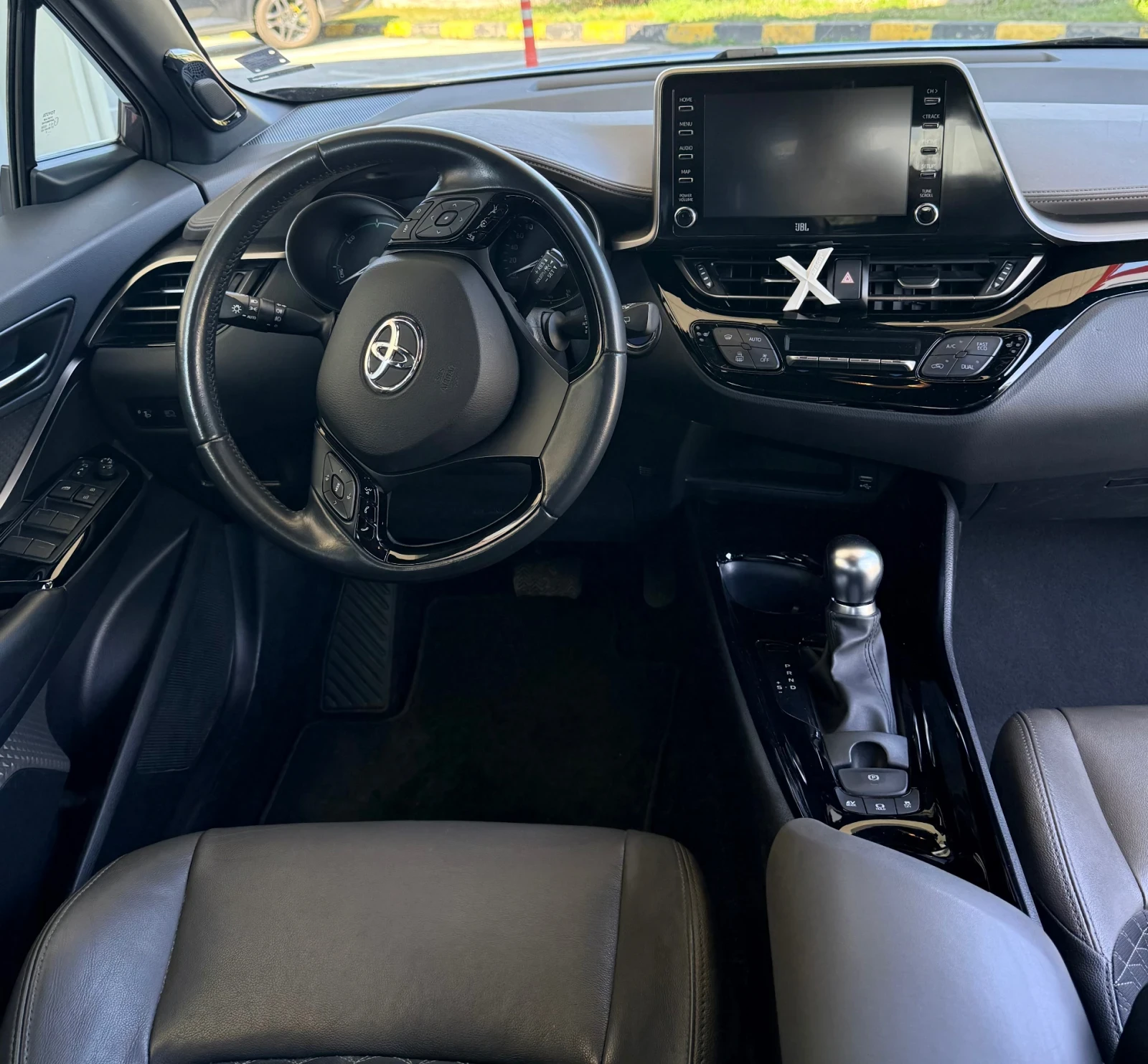 Toyota C-HR, снимка 14 - Автомобили и джипове - 54070421