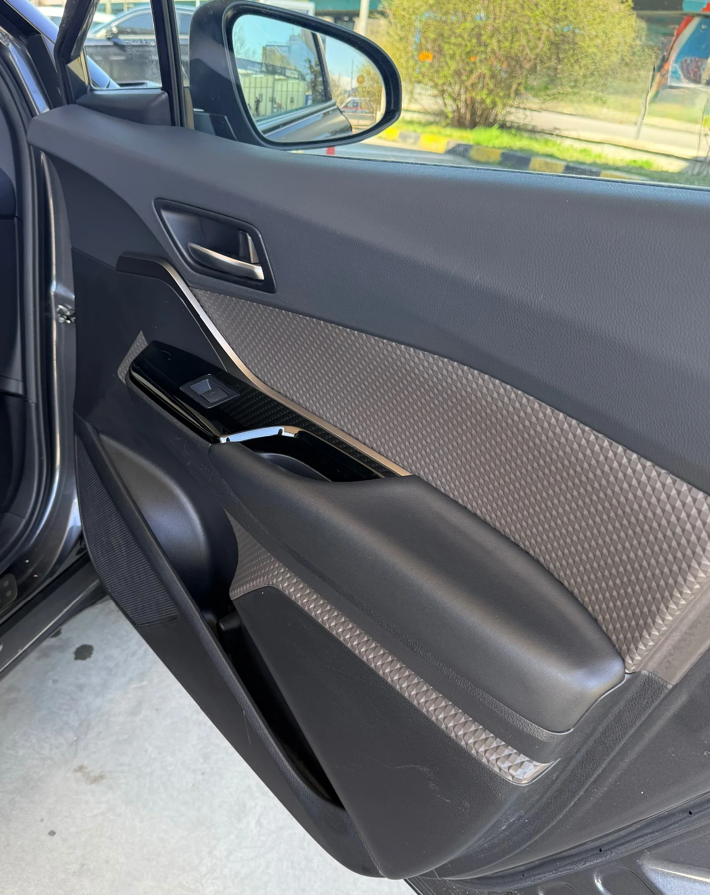 Toyota C-HR, снимка 8 - Автомобили и джипове - 54070421