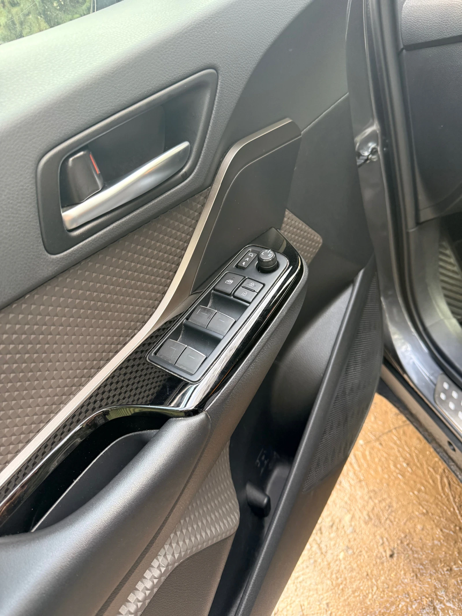 Toyota C-HR, снимка 3 - Автомобили и джипове - 54070421