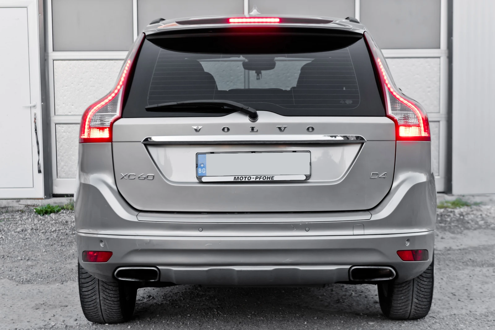 Volvo XC60 2.0 D4, снимка 7 - Автомобили и джипове - 54143164