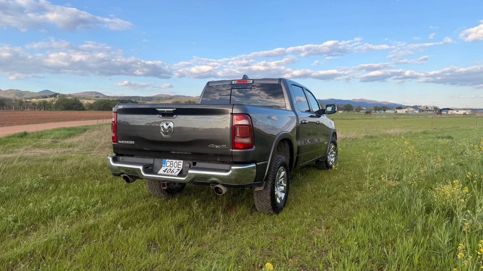 Dodge RAM 1500 5.7 Laramie, снимка 5 - Автомобили и джипове - 54296933