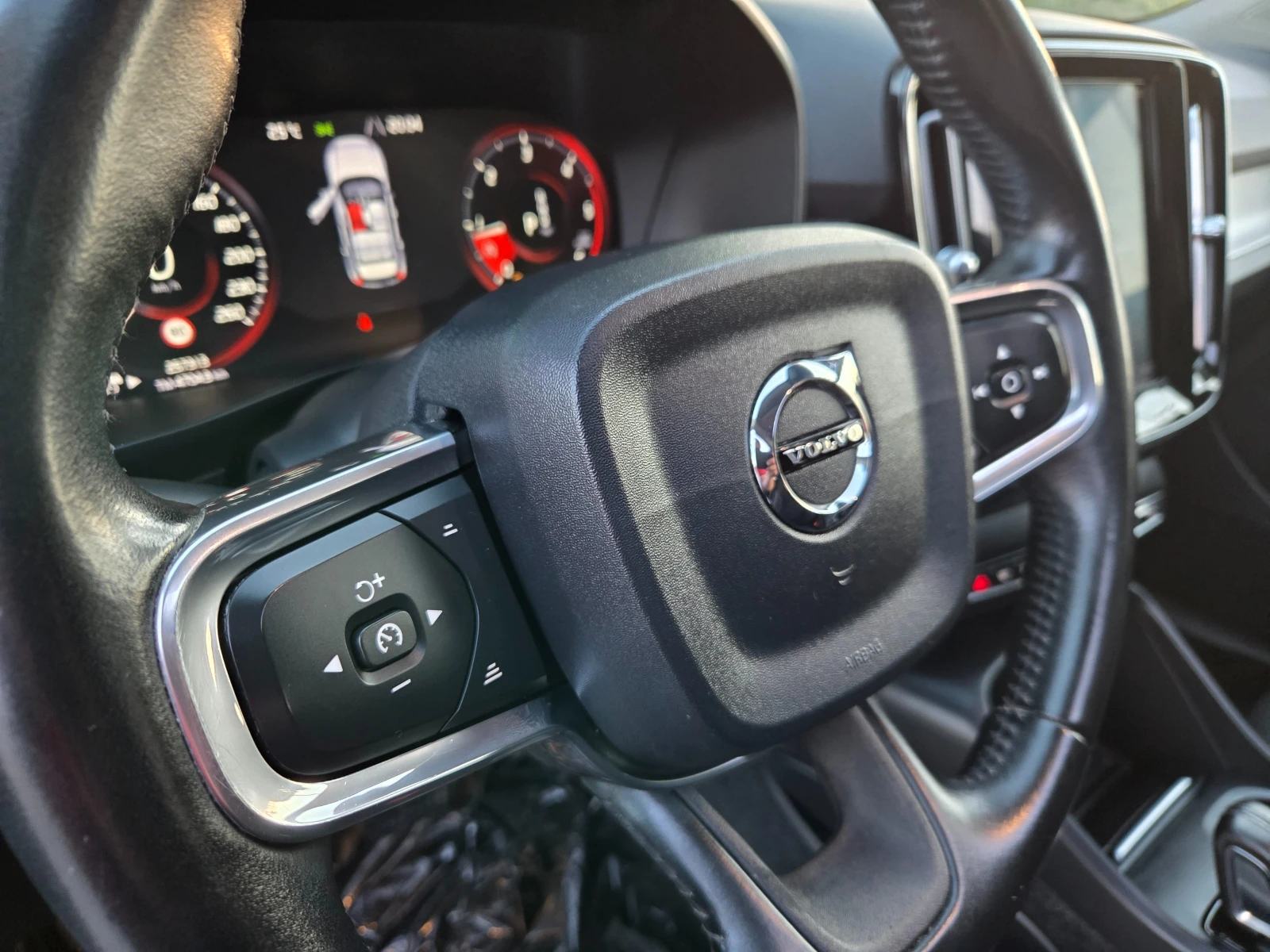 Volvo XC40 2.0 D* * AWD* * 190 PS* * PANORAMA* * PARK ASSIST* | Mobile.bg � ����������� 16