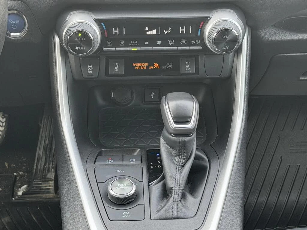 Toyota Rav4 XSE Premium, снимка 9 - Автомобили и джипове - 54330834