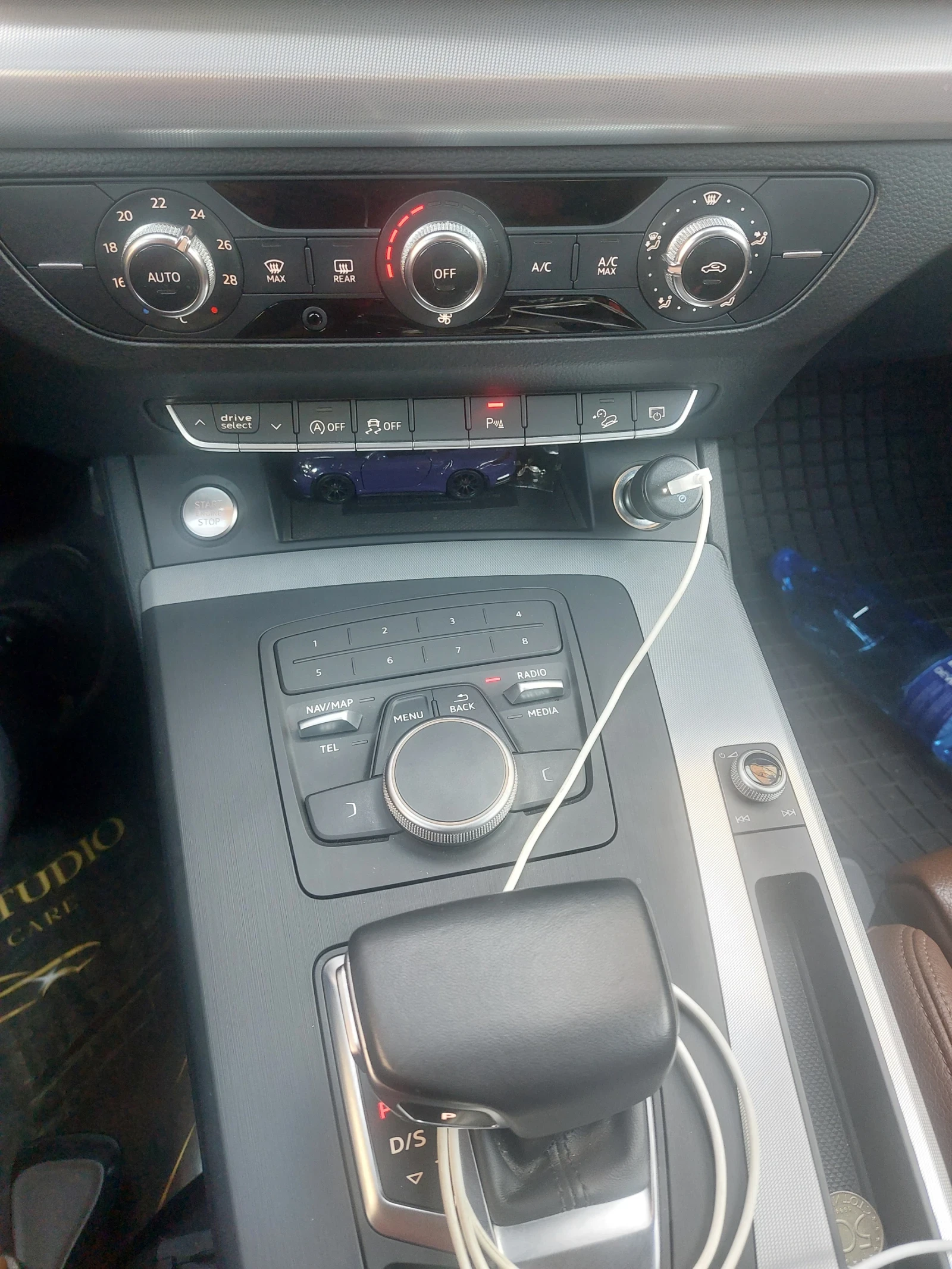 Audi Q5 2.0 тди , снимка 11 - Автомобили и джипове - 54340353