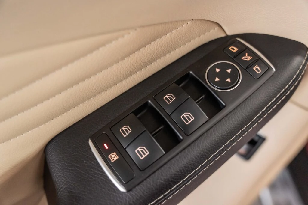Mercedes-Benz GLE 450 AMG, снимка 14 - Автомобили и джипове - 54401636