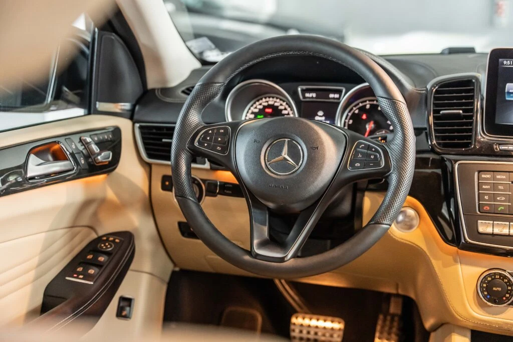 Mercedes-Benz GLE 450 AMG, снимка 10 - Автомобили и джипове - 54401636