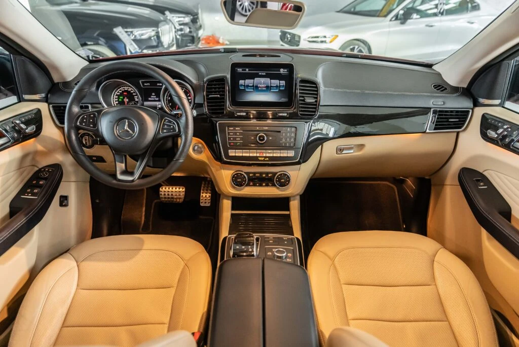 Mercedes-Benz GLE 450 AMG, снимка 11 - Автомобили и джипове - 54401636
