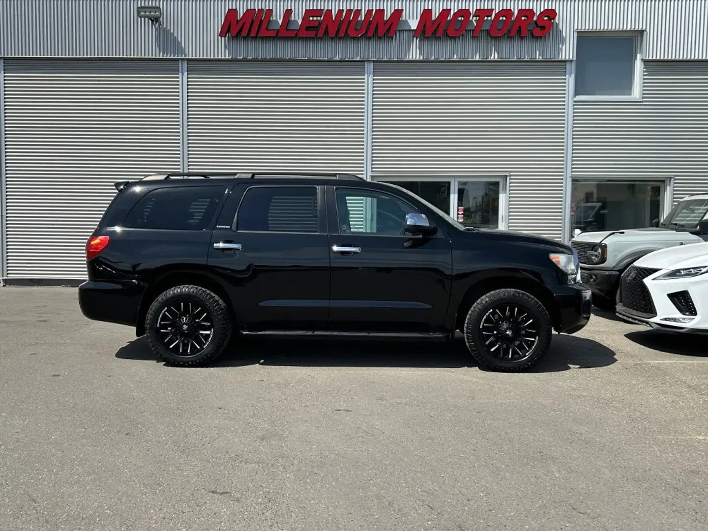 Toyota Sequoia 1 СОБСТВЕНИК* LIMITED* 7-МЕСТНА, снимка 4 - Автомобили и джипове - 55034611