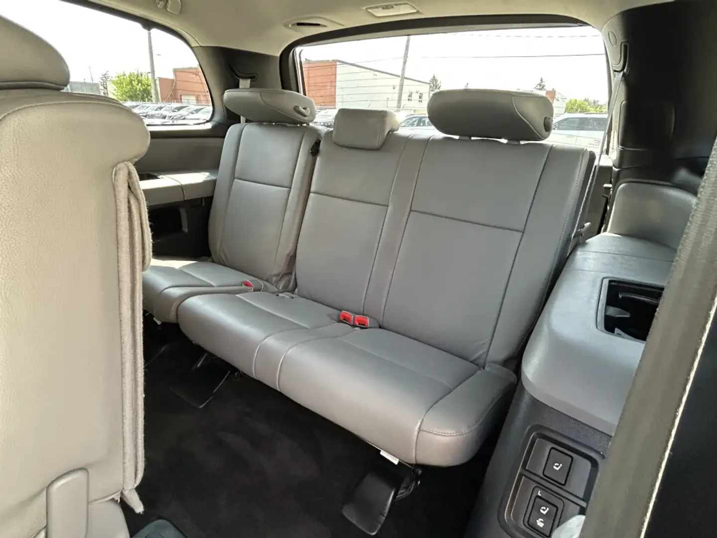Toyota Sequoia 1 СОБСТВЕНИК* LIMITED* 7-МЕСТНА, снимка 17 - Автомобили и джипове - 55034611