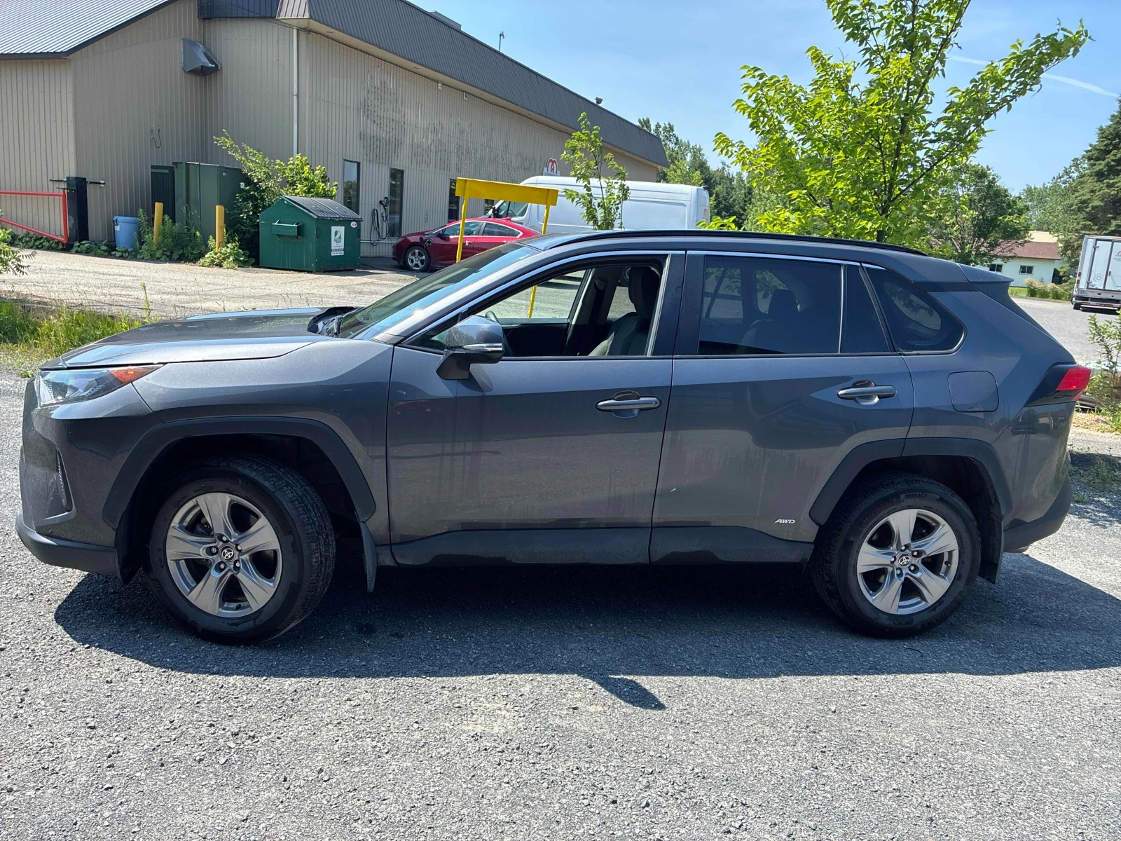 Toyota Rav4 Hybrid LE * Keyless * ПОДГРЕВИ * CARFAX, снимка 3 - Автомобили и джипове - 55165451