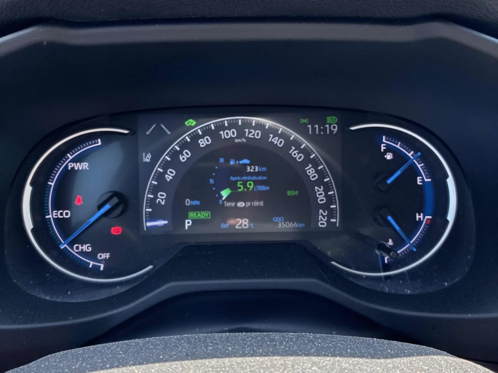 Toyota Rav4 Hybrid LE * Keyless * ПОДГРЕВИ * CARFAX, снимка 9 - Автомобили и джипове - 55165451