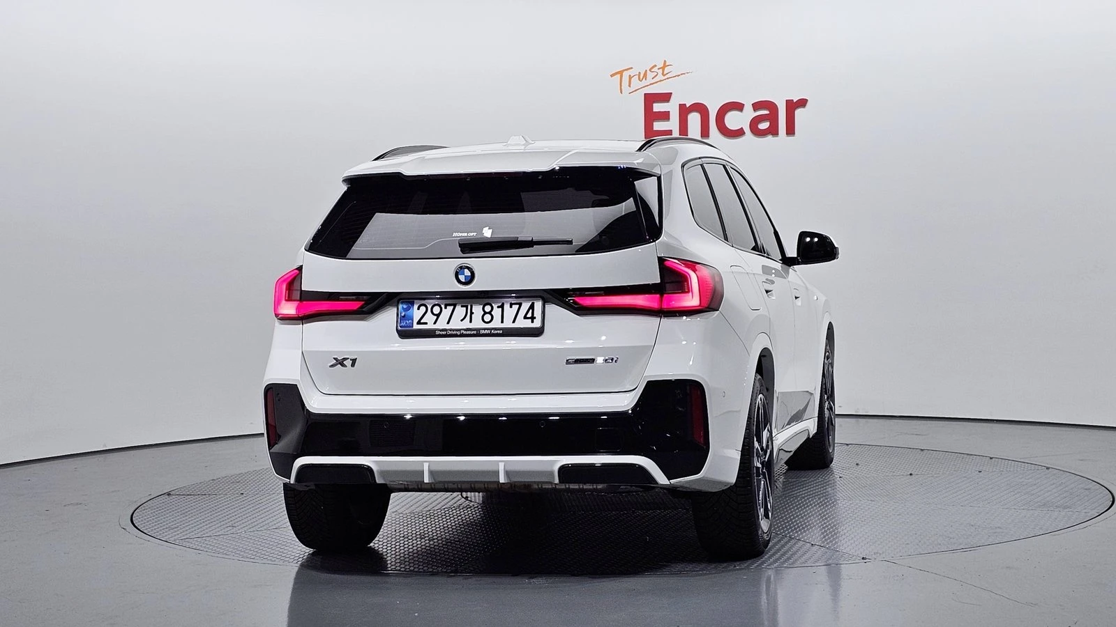 BMW X1 sDrive20i* ЛЮК* МАСАЖ* HUD* 360* КРАЙНА ЦЕНА, снимка 4 - Автомобили и джипове - 55269621