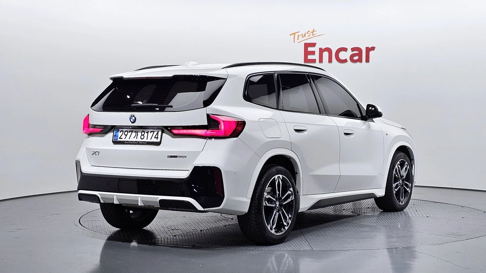 BMW X1 sDrive20i* ЛЮК* МАСАЖ* HUD* 360* КРАЙНА ЦЕНА, снимка 2 - Автомобили и джипове - 55269621