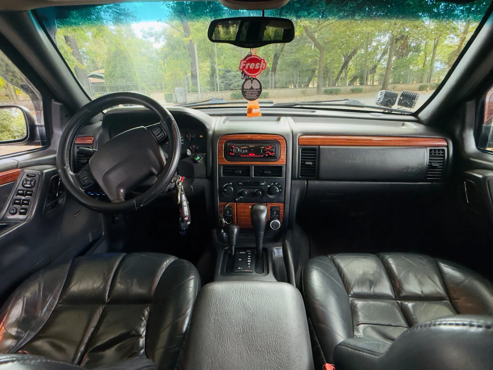 Jeep Grand cherokee 4.7 quadra drive, снимка 15 - Автомобили и джипове - 56118133