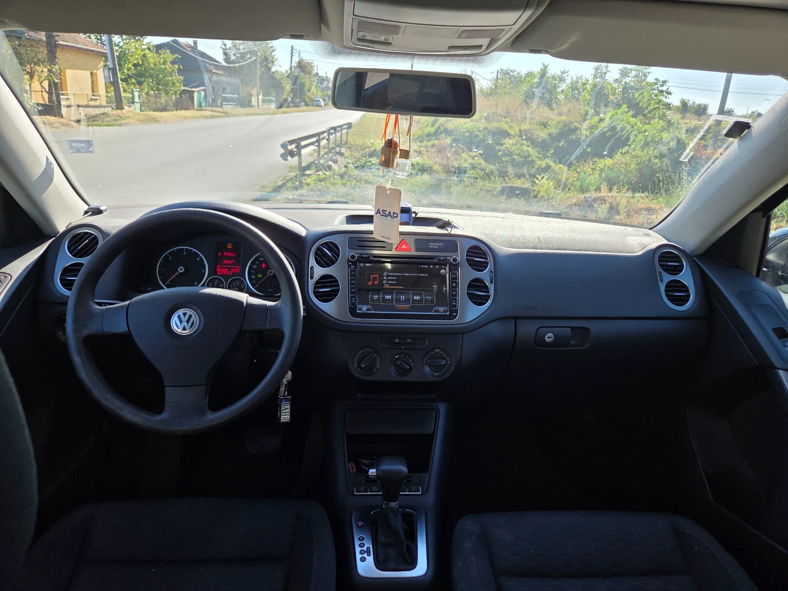 VW Tiguan, снимка 13 - Автомобили и джипове - 56457331