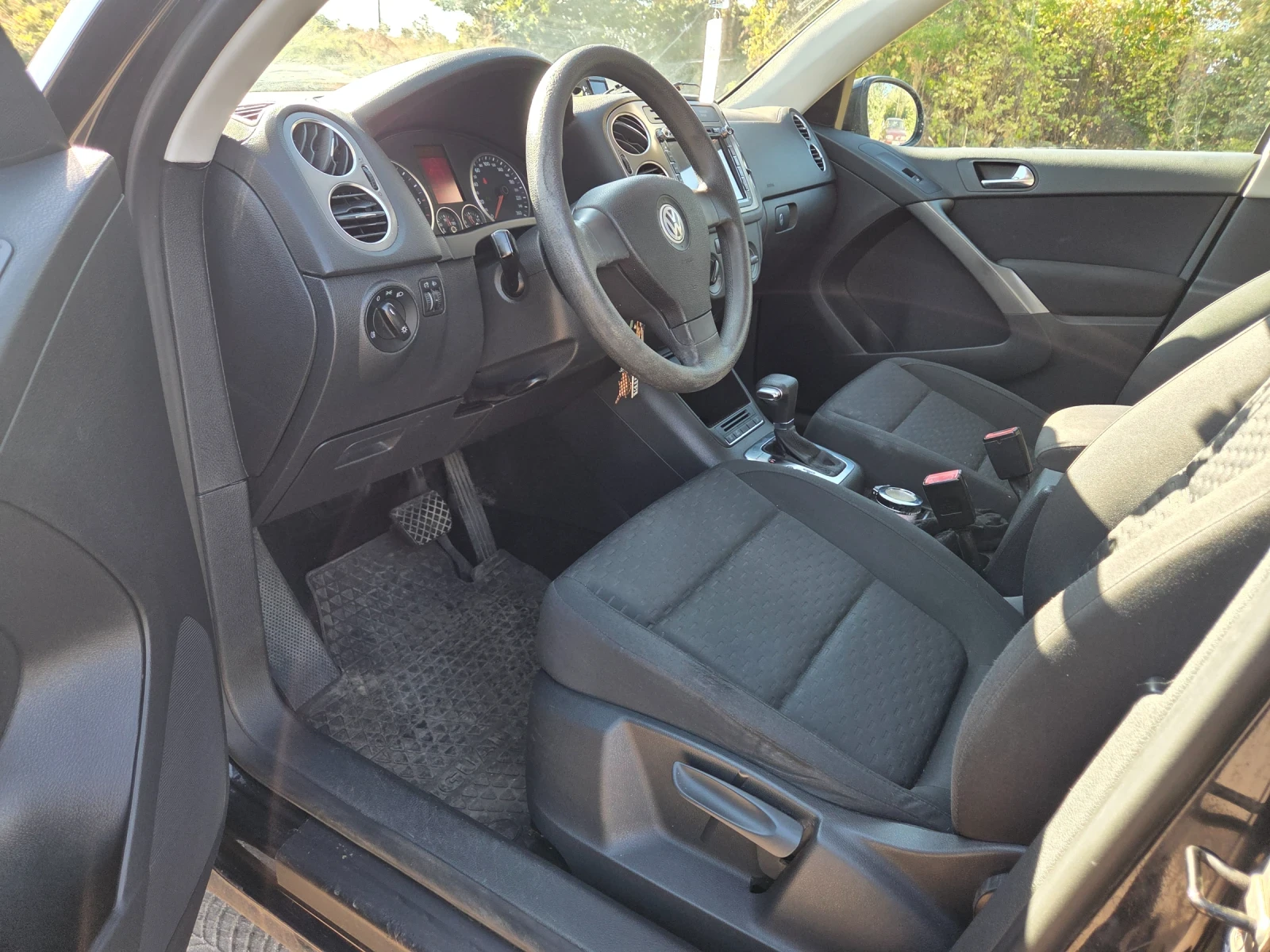 VW Tiguan, снимка 12 - Автомобили и джипове - 56457331