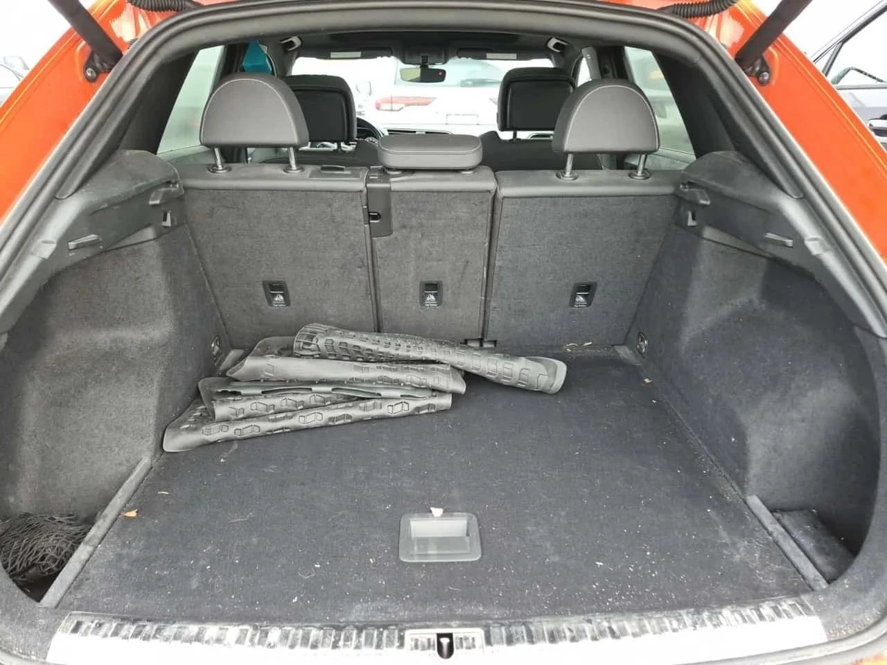 Audi Q3, снимка 14 - Автомобили и джипове - 56690235