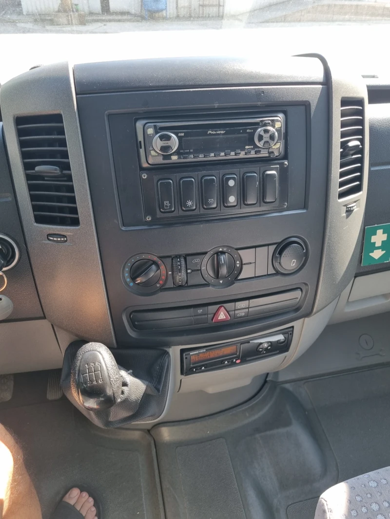 VW Crafter, снимка 8 - Бусове и автобуси - 52705191