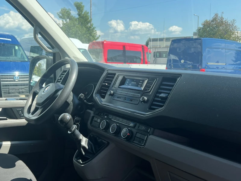 VW Crafter 2.0 TDI 177 кс Задно предаване, 240.000 км , Клима, снимка 8 - Бусове и автобуси - 51433585
