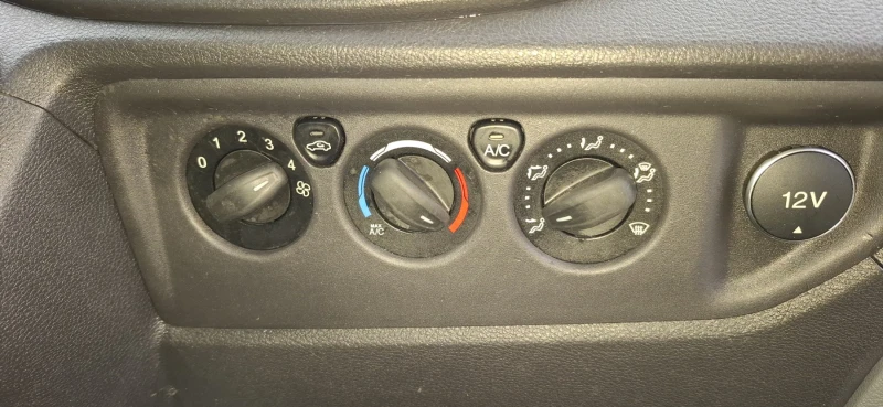 Ford Transit 2.2 TDCi-Климатик - 3, 5Т, снимка 8 - Бусове и автобуси - 52127934