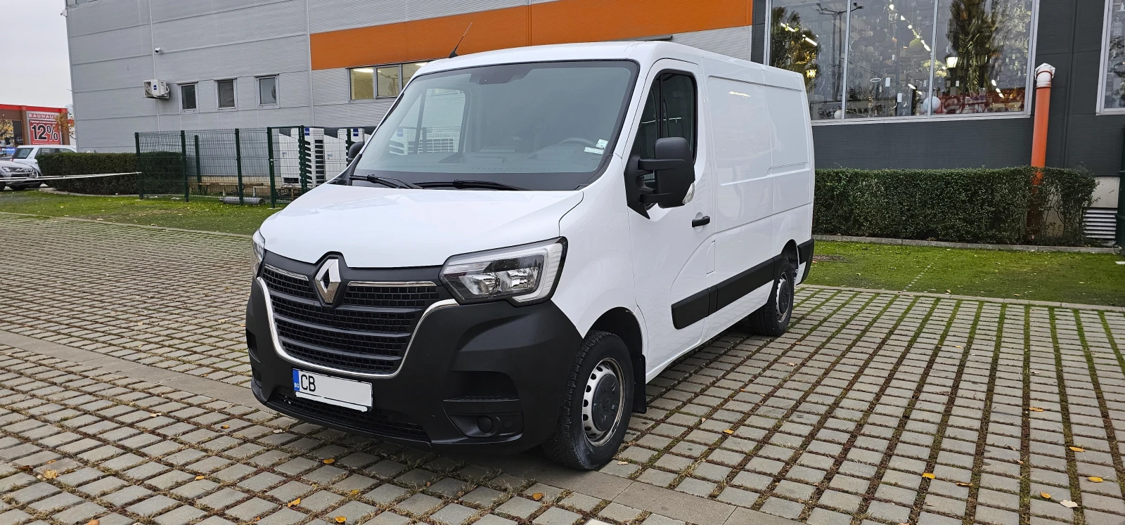 Renault Master 2.3d L2H2 Омникар/ закупен нов от България - изображение 3