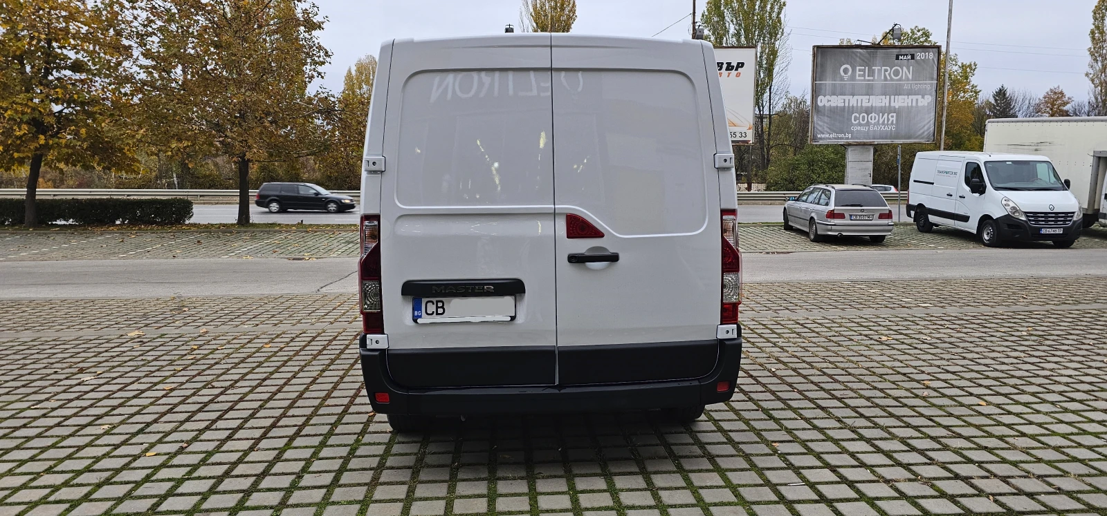 Renault Master 2.3d L2H2 Омникар/ закупен нов от България - изображение 6