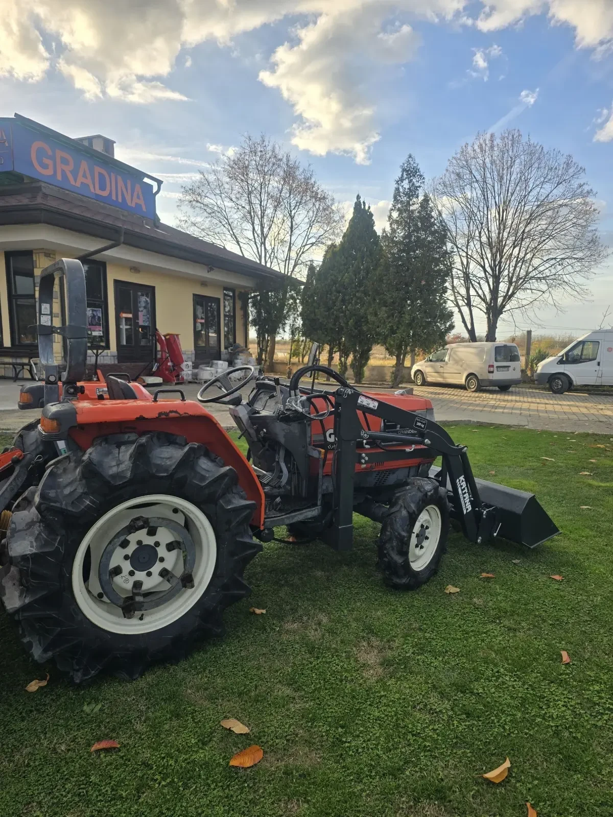 Трактор Kubota GL 32 с челен товарач - изображение 4