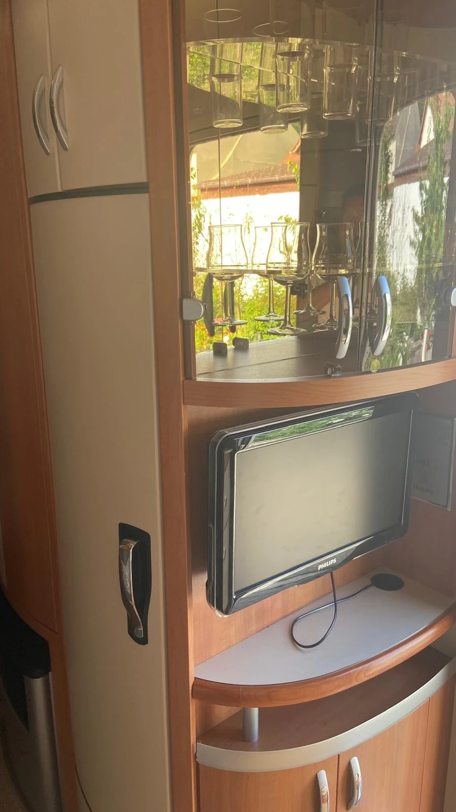 Каравана Hobby Exzellent 440, снимка 8 - Каравани и кемпери - 53818692