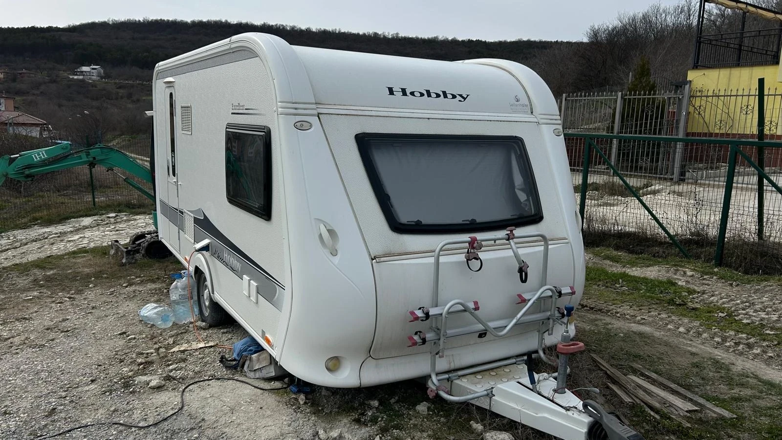 Каравана Hobby Exzellent 440, снимка 2 - Каравани и кемпери - 53818692