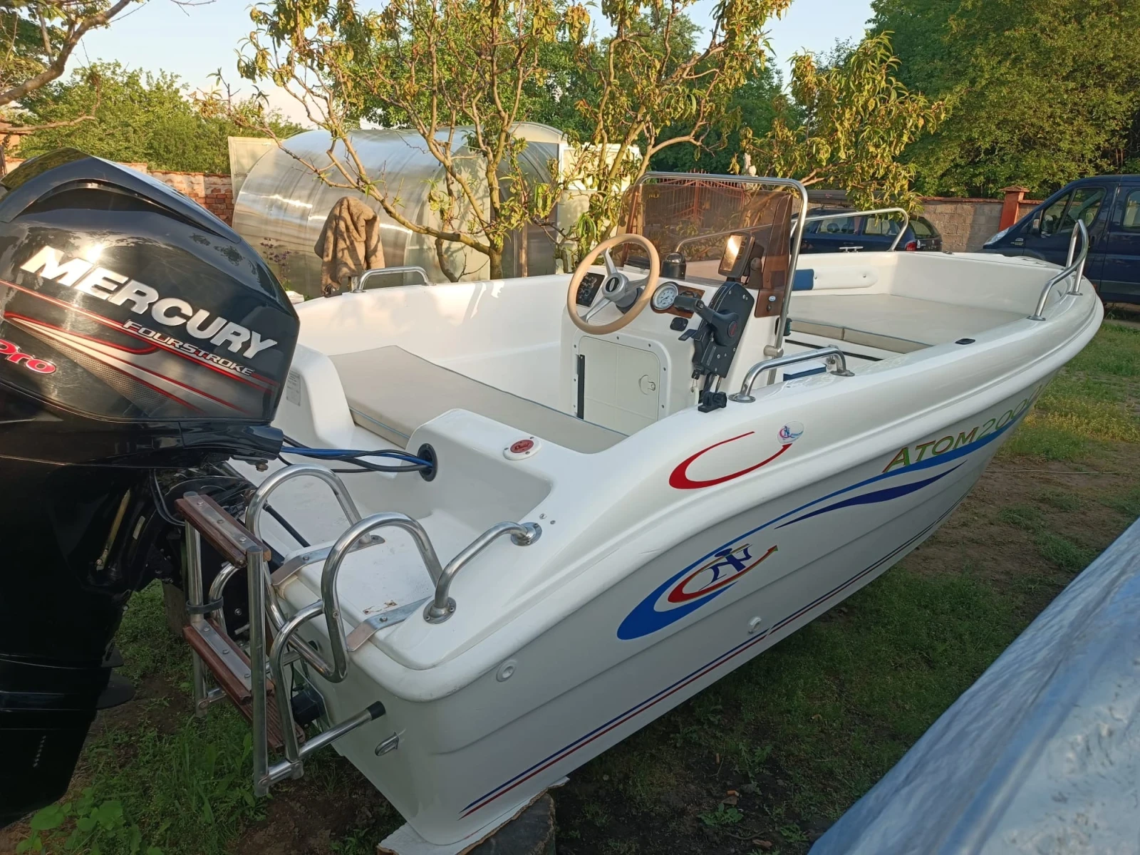 Лодка Boote Atom