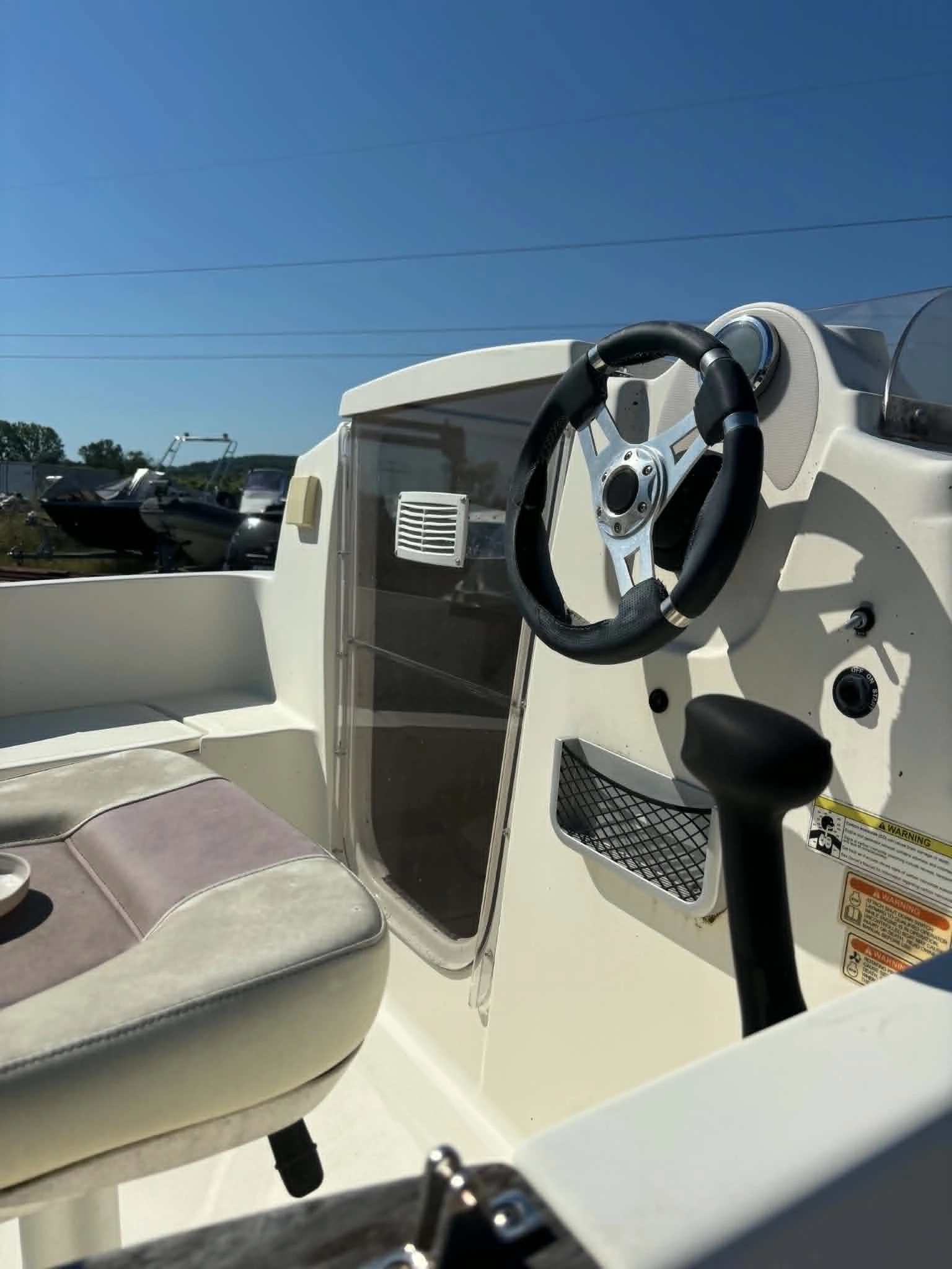 Лодка Quicksilver 430 cabin, снимка 4 - Воден транспорт - 54863909
