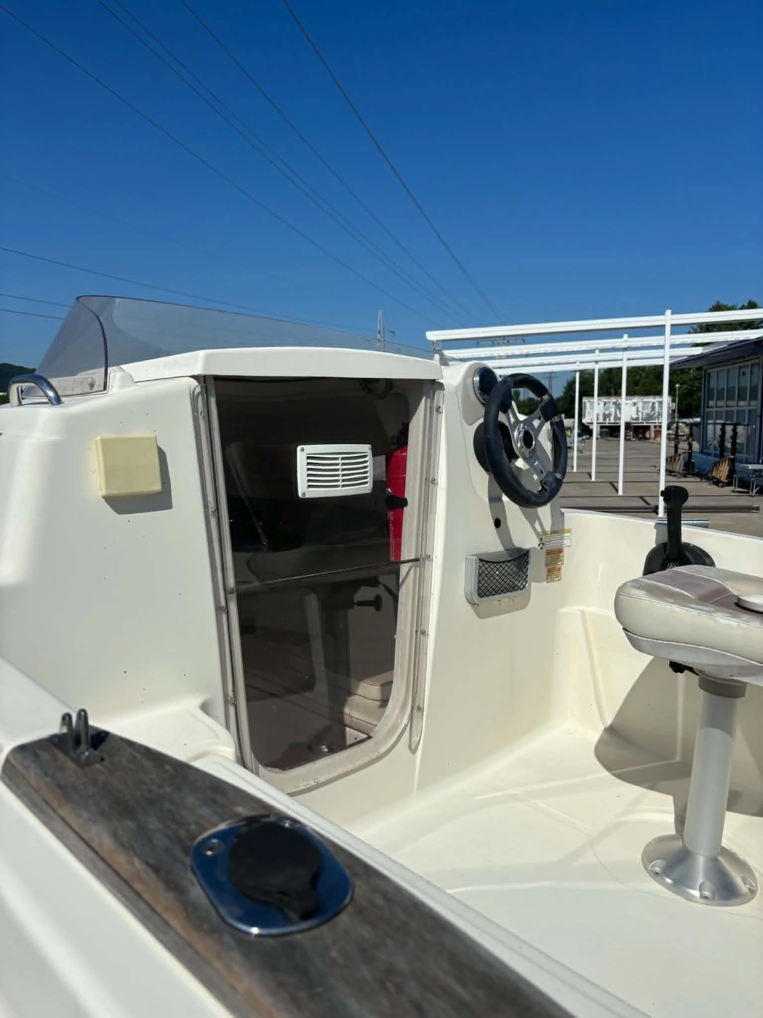 Лодка Quicksilver 430 cabin, снимка 7 - Воден транспорт - 54863909