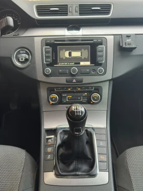 VW Passat 2.0TDI Bi-XENON/Подгреви/Автопилот/Климатроник - 6750 € / 13201.85 лв. - 99282356 13