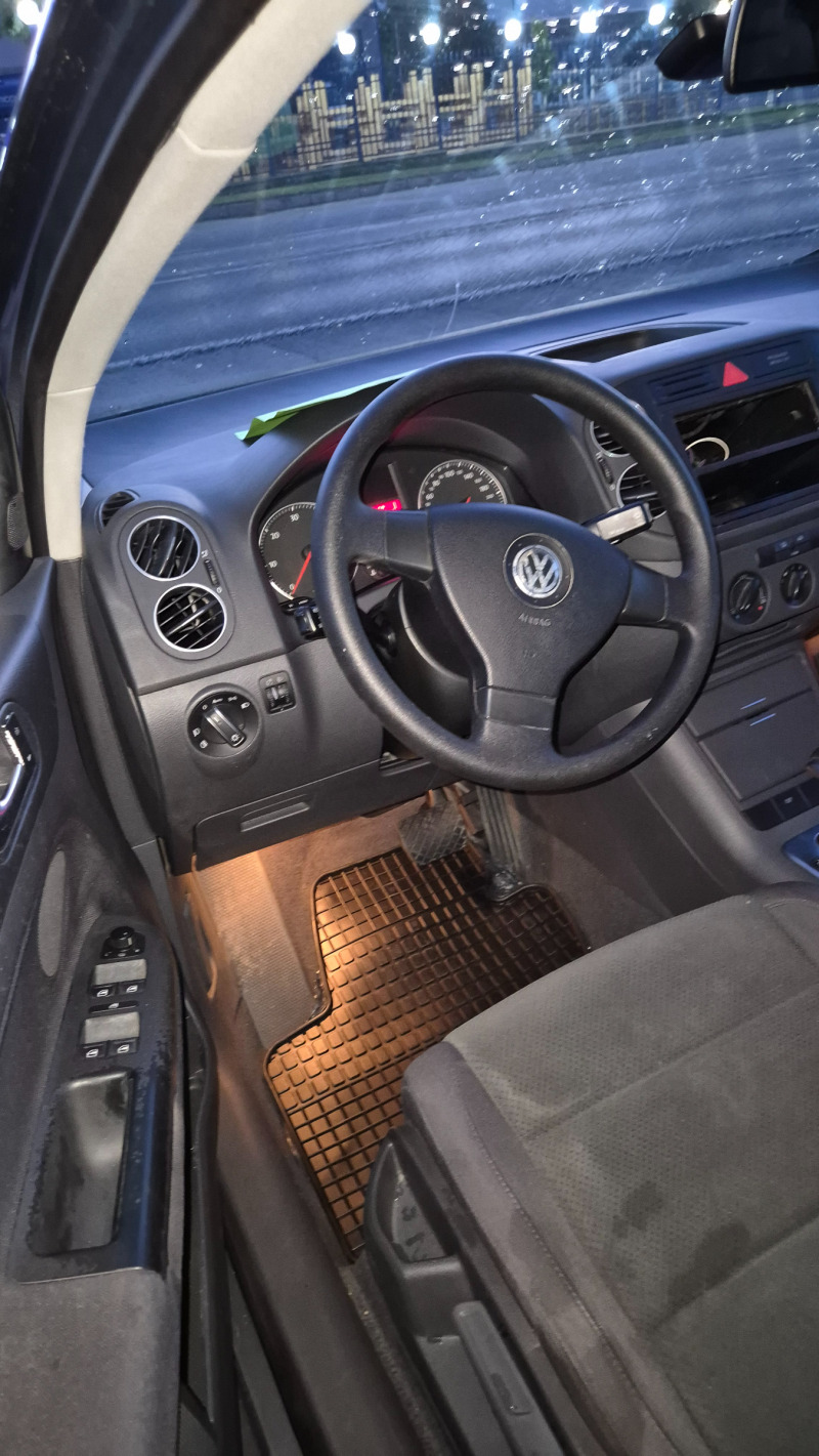VW Golf Plus 1.9, снимка 13 - Автомобили и джипове - 46389739