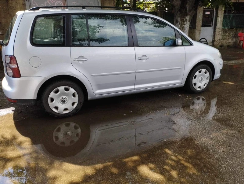 VW Touran, снимка 4 - Автомобили и джипове - 46981508