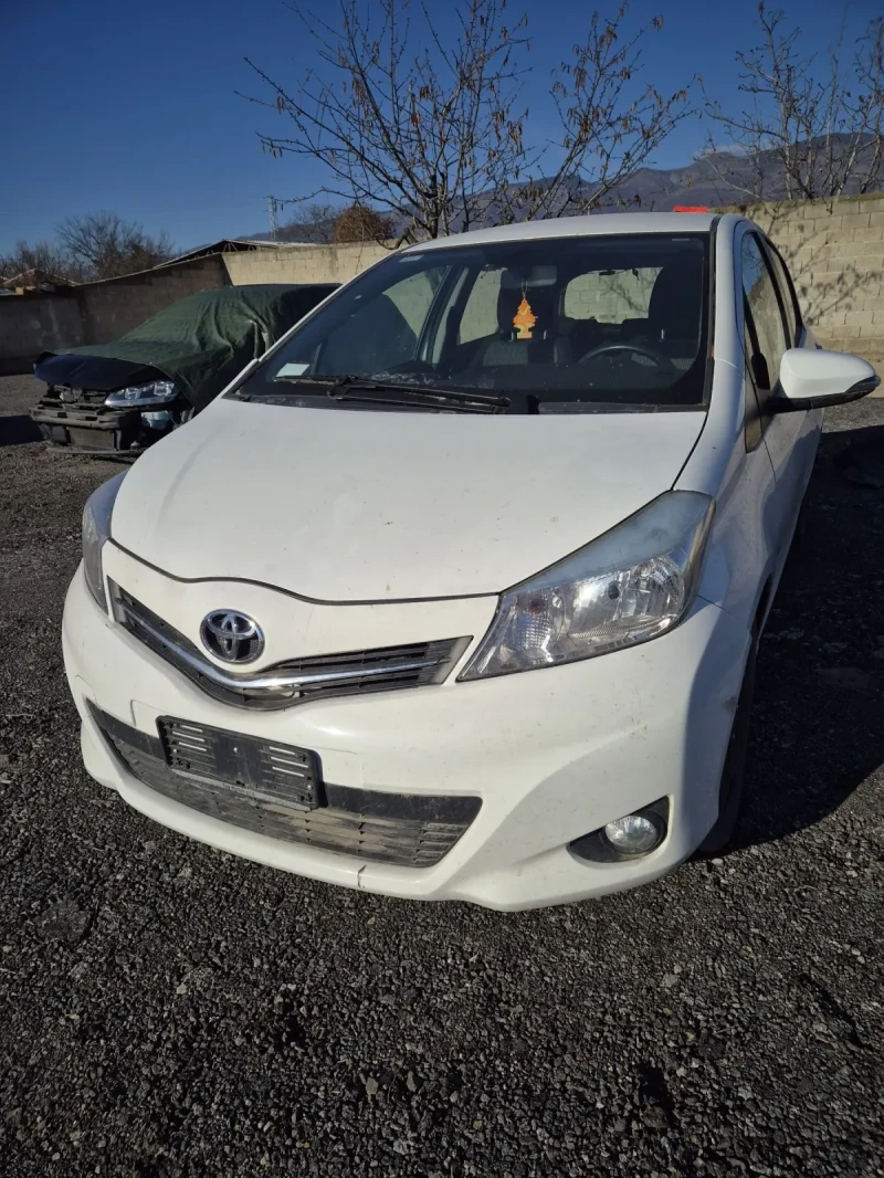 Toyota Yaris 1.0, снимка 2 - Автомобили и джипове - 48374848