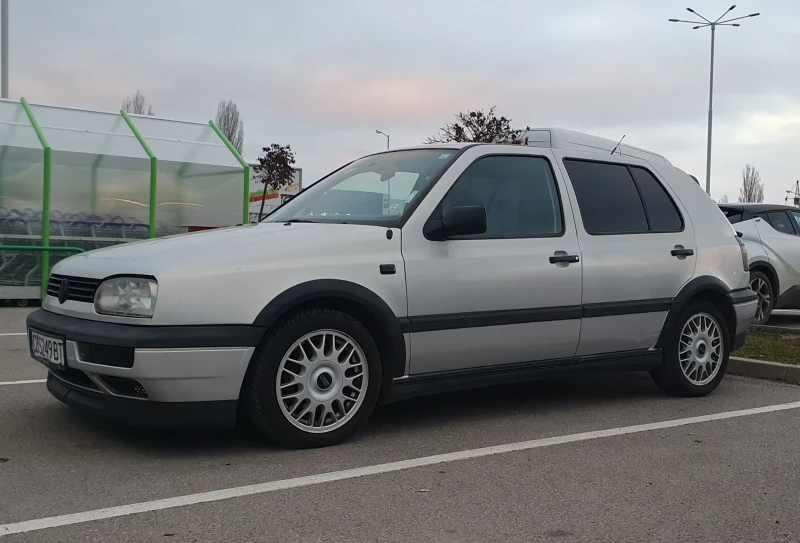 VW Golf, снимка 2 - Автомобили и джипове - 48507068