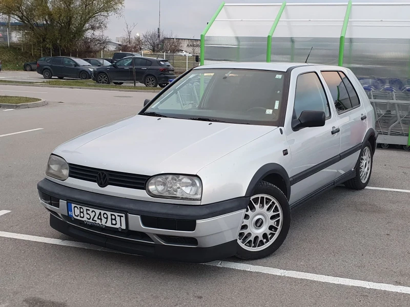 VW Golf, снимка 1 - Автомобили и джипове - 48507068