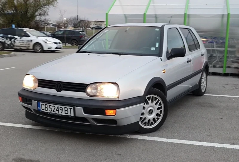 VW Golf, снимка 7 - Автомобили и джипове - 48507068