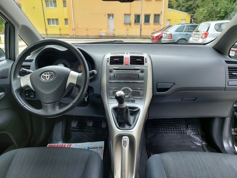 Toyota Auris 1.4 VVTI ТОП, снимка 7 - Автомобили и джипове - 51850742