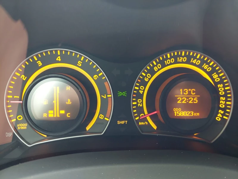 Toyota Auris 1.4 VVTI ТОП, снимка 15 - Автомобили и джипове - 51850742