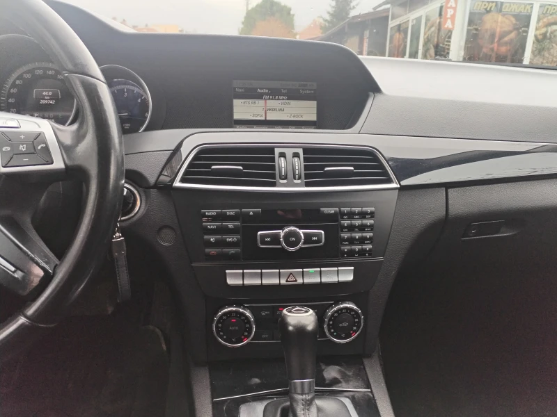 Mercedes-Benz C 220 2.2 CDI/Euro5B/avtomat, снимка 11 - Автомобили и джипове - 51929115