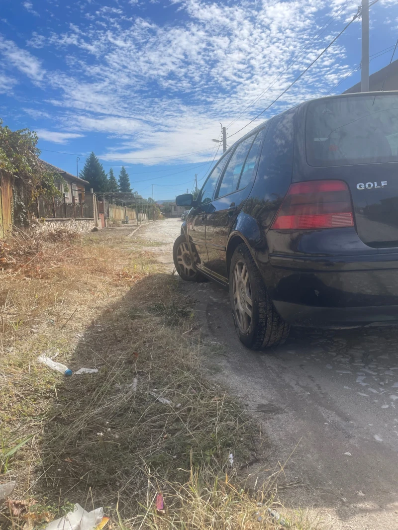 VW Golf, снимка 2 - Автомобили и джипове - 52702910